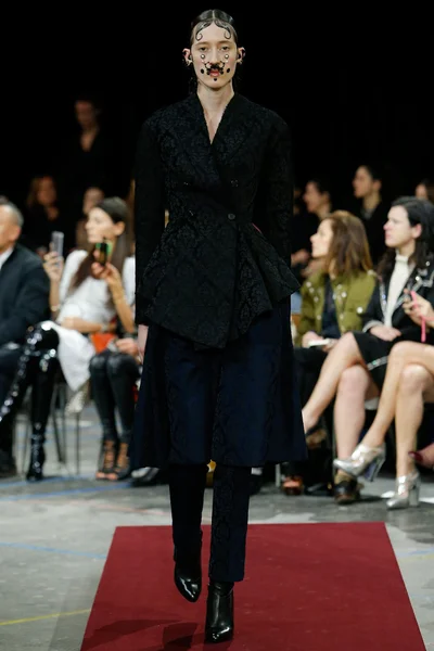 Look 4